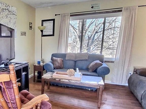 5th image of 651 N Robin Dr