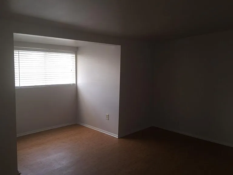 826 E Alturas St — Photo 10