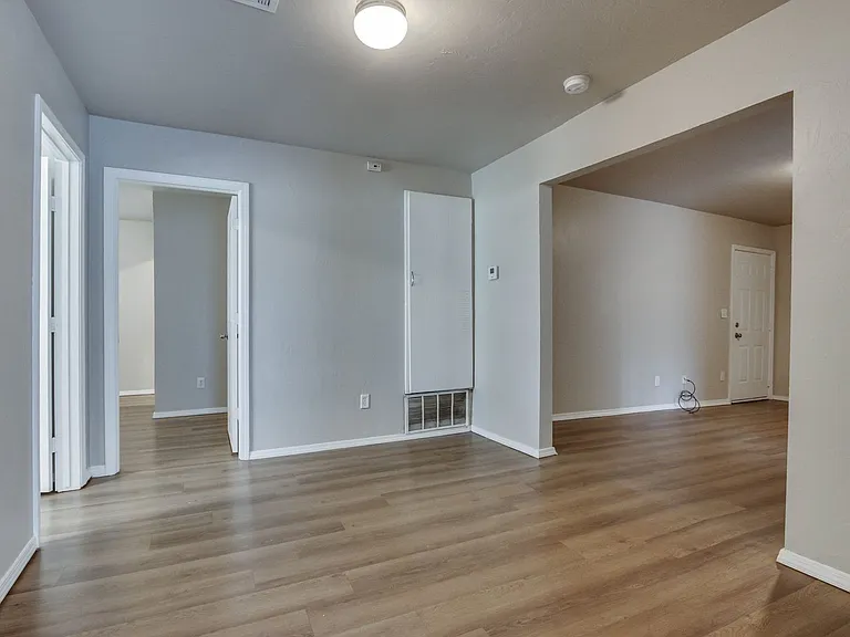 1005 SW 63rd St — Photo 15