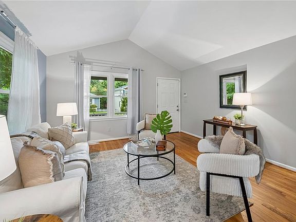 5th image of 2580 Forrest Ave NW