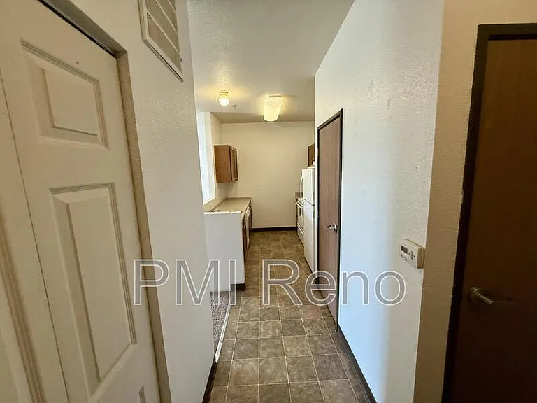 Big Horn Apartments — Photo 8