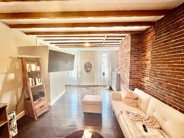 353 Hanover St #3 — Photo 4