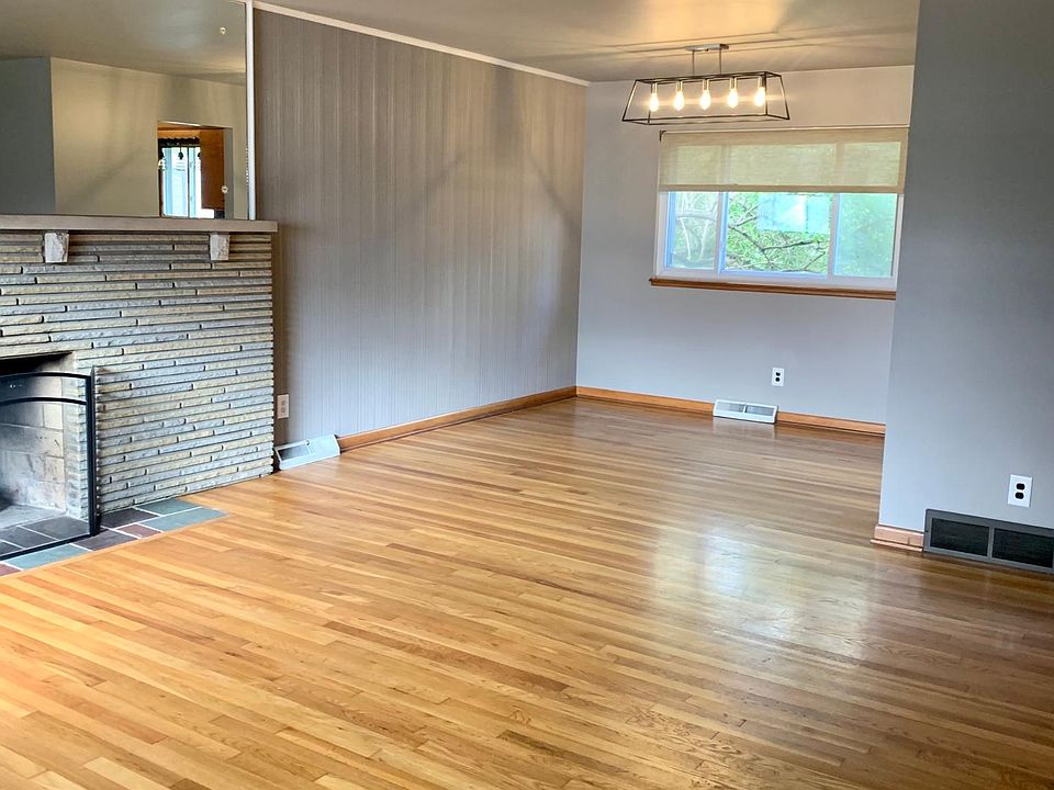 1st image of 712 Thomas Ln