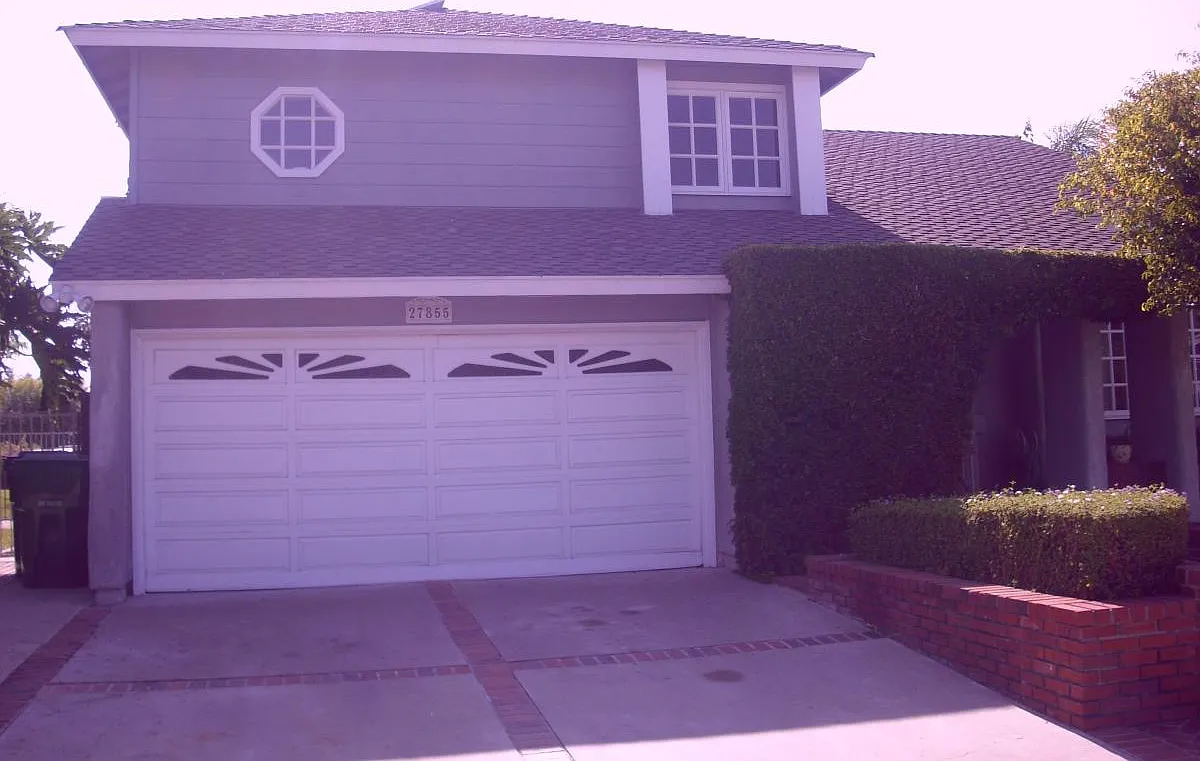 4 bed, 2.5 bath, 2565 sqft, $5,750 — Photo 1