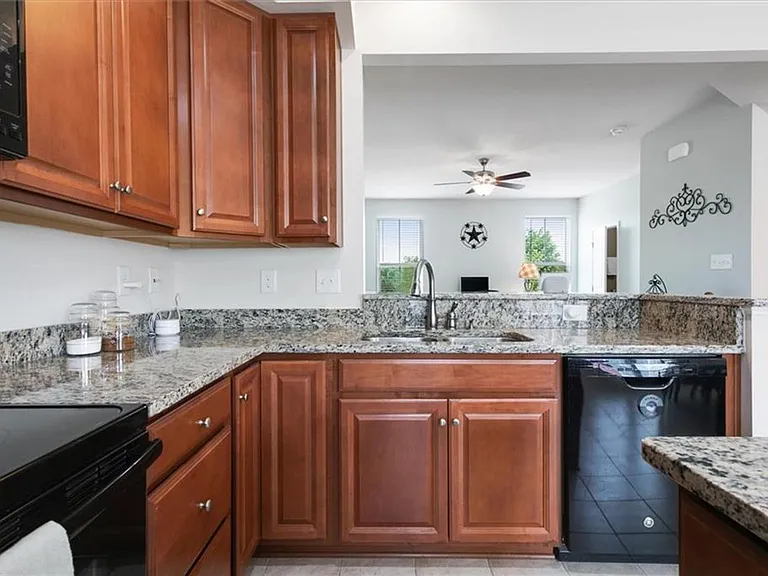 4002 Luminary Dr — Photo 13