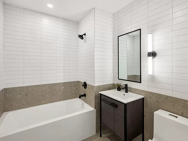 75 McGuinness Blvd #7A — Photo 9