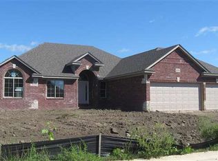 24703 Pebble Bch, Macomb, MI