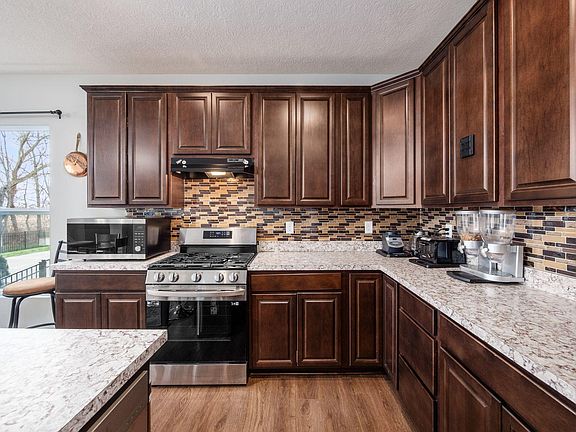 2nd image of 62 Chambers Bay Rd