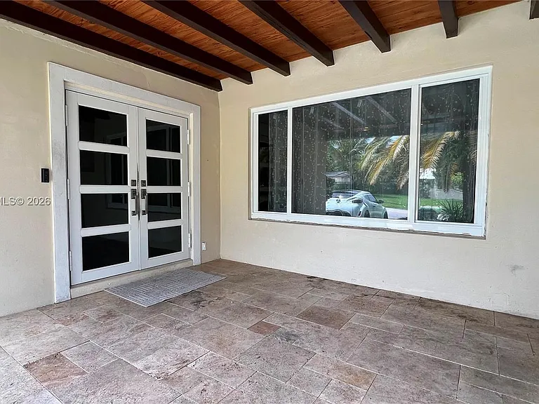 6550 SW 8th St — Photo 5