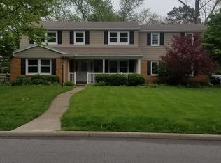 5934 Wakefield Dr, Sylvania, OH 43560