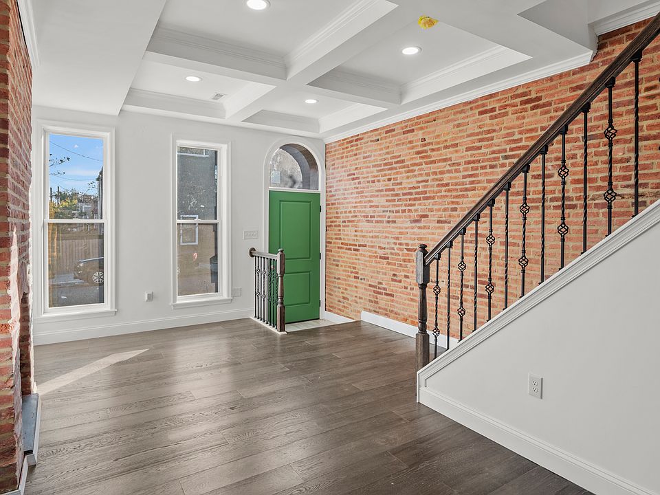 Living Room (alt view)