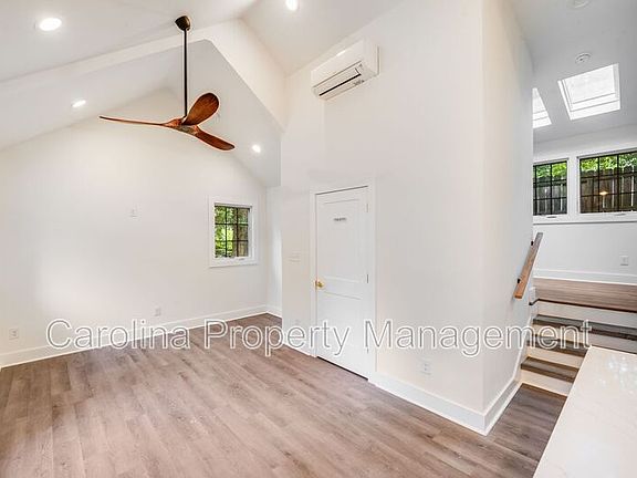 4th image of 465 W Worthington Ave