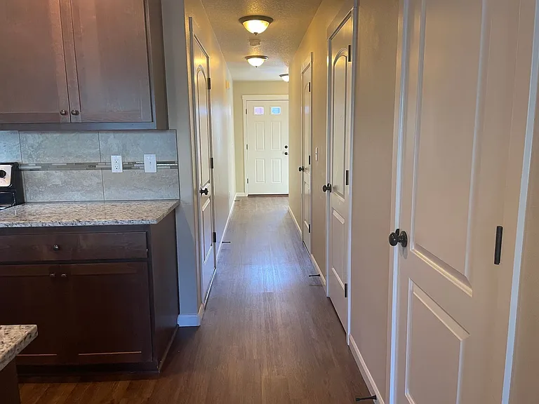 Covington Manor 9700-9816 — Photo 7