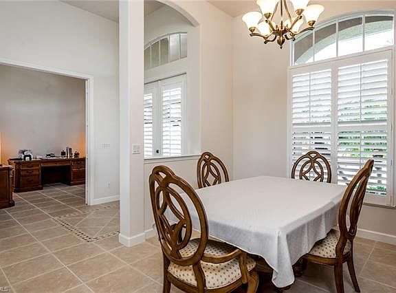 5th image of 941 Snowberry Ct