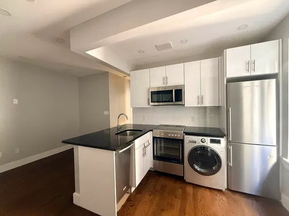 558 W 193rd St APT 3D, New York, NY 10040