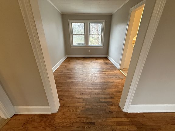 4th image of 628 E 4th Ave
