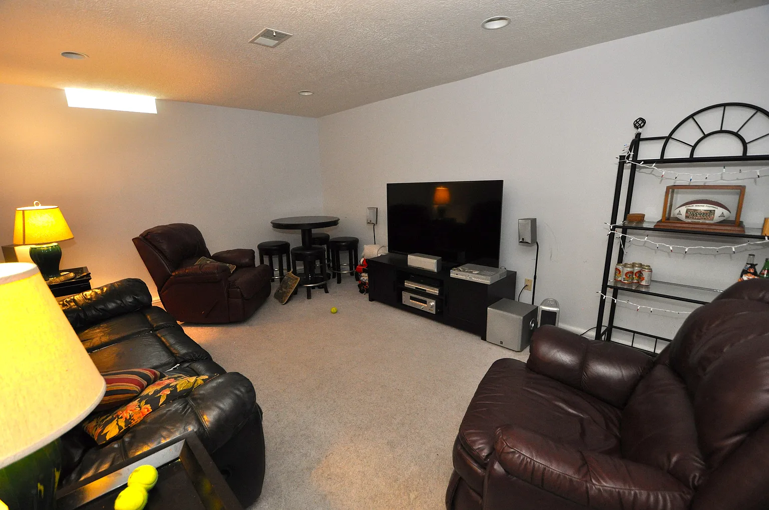 5022 Glenaire Dr photo 1