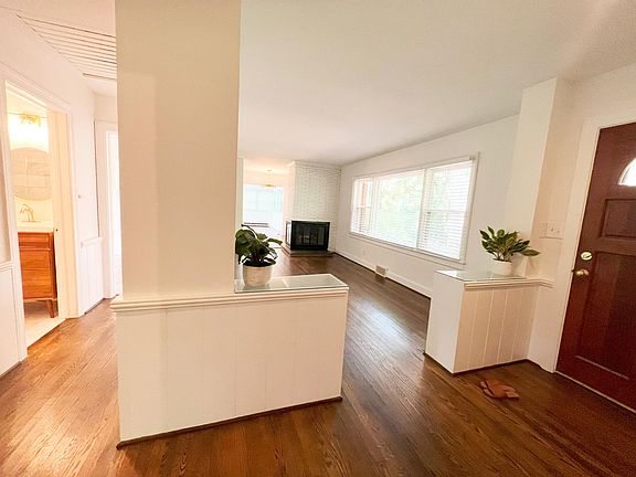 4th image of 1009 Forest Hill Dr