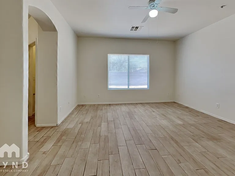 9303 W Raymond St — Photo 7