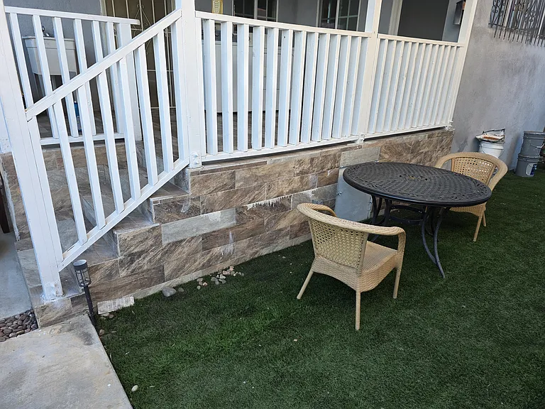 1638 S Berendo St — Photo 16