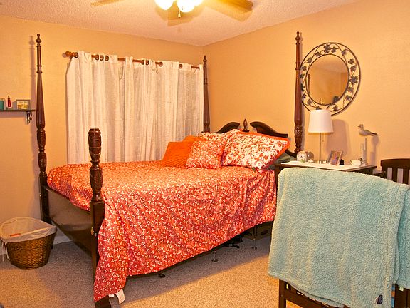 5th image of 7911 Cedar Dr