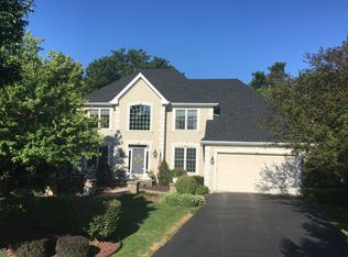 907 King Edward Ave, St Charles, IL