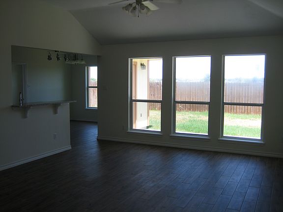 2nd image of 2009 Cottonwood Dr