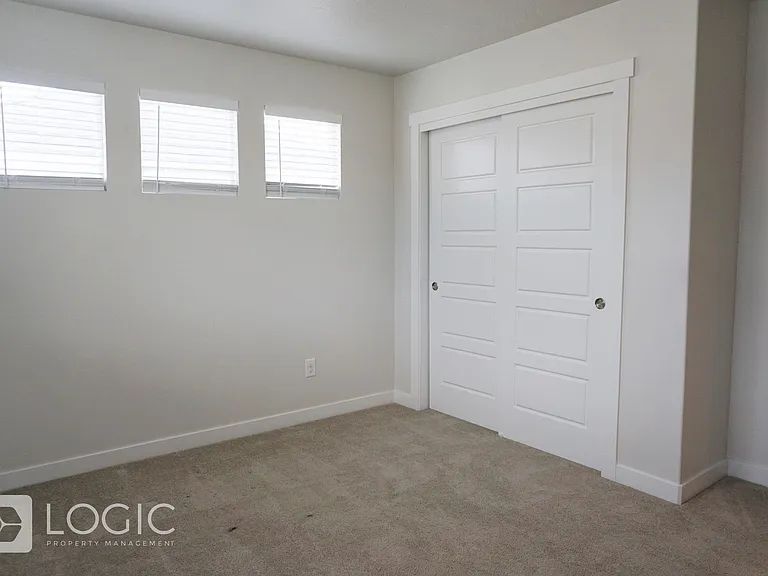 856 W 2800 N — Photo 21