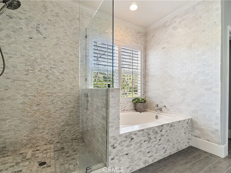11 Willowglade — Photo 42