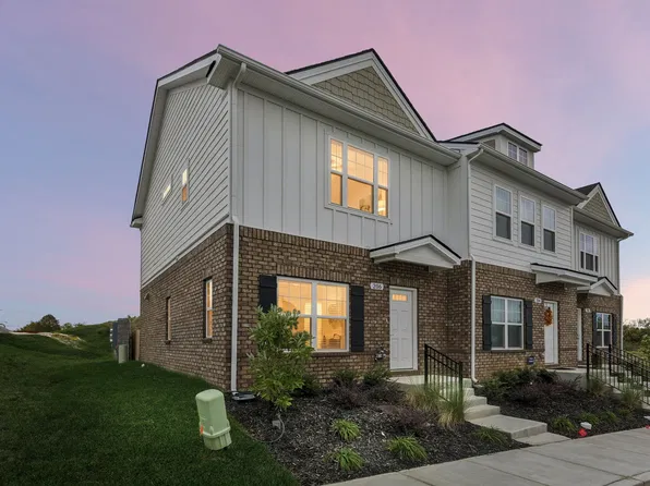 206 Dry Creek Commons Dr, Goodlettsville, TN 37072