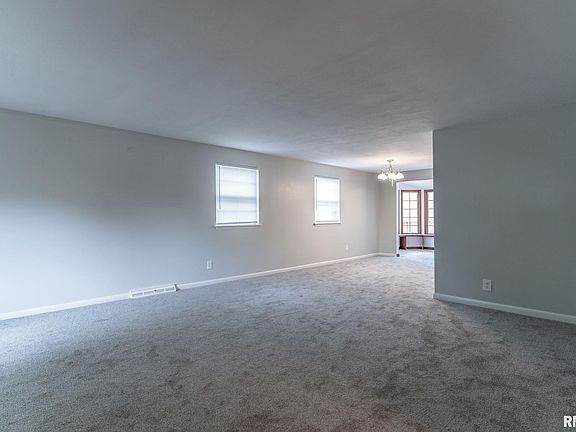 3rd image of 6412 N Brookwood Ln
