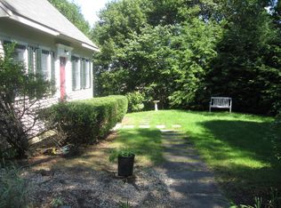 6 Loves Ln, Woburn, MA 01801