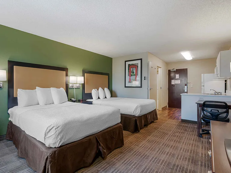 Studio Suite - 2 Full Beds
