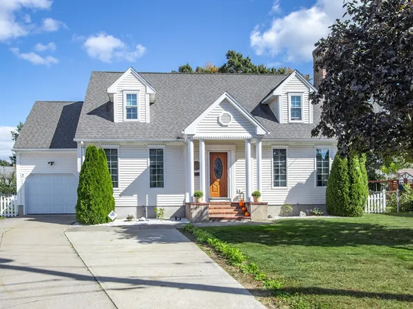 11 Gilbert Ave, Chicopee, MA 01013