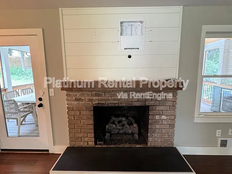 381 Lynne Cir — Photo 12