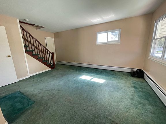 4th image of 283 Elvin St