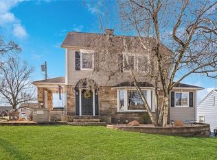 217 Entrance Dr, Ellwood City, PA 16117