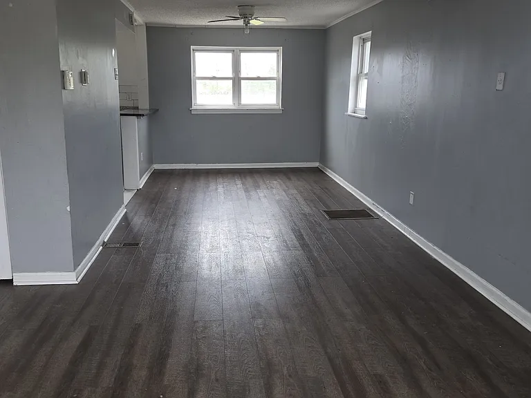 601 Randolph St — Photo 3