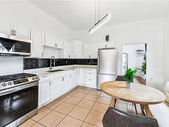 4th image of 4327 N Derbigny St