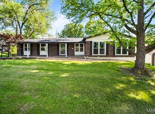 11714 Summerwood Dr, Saint Louis, MO 63146