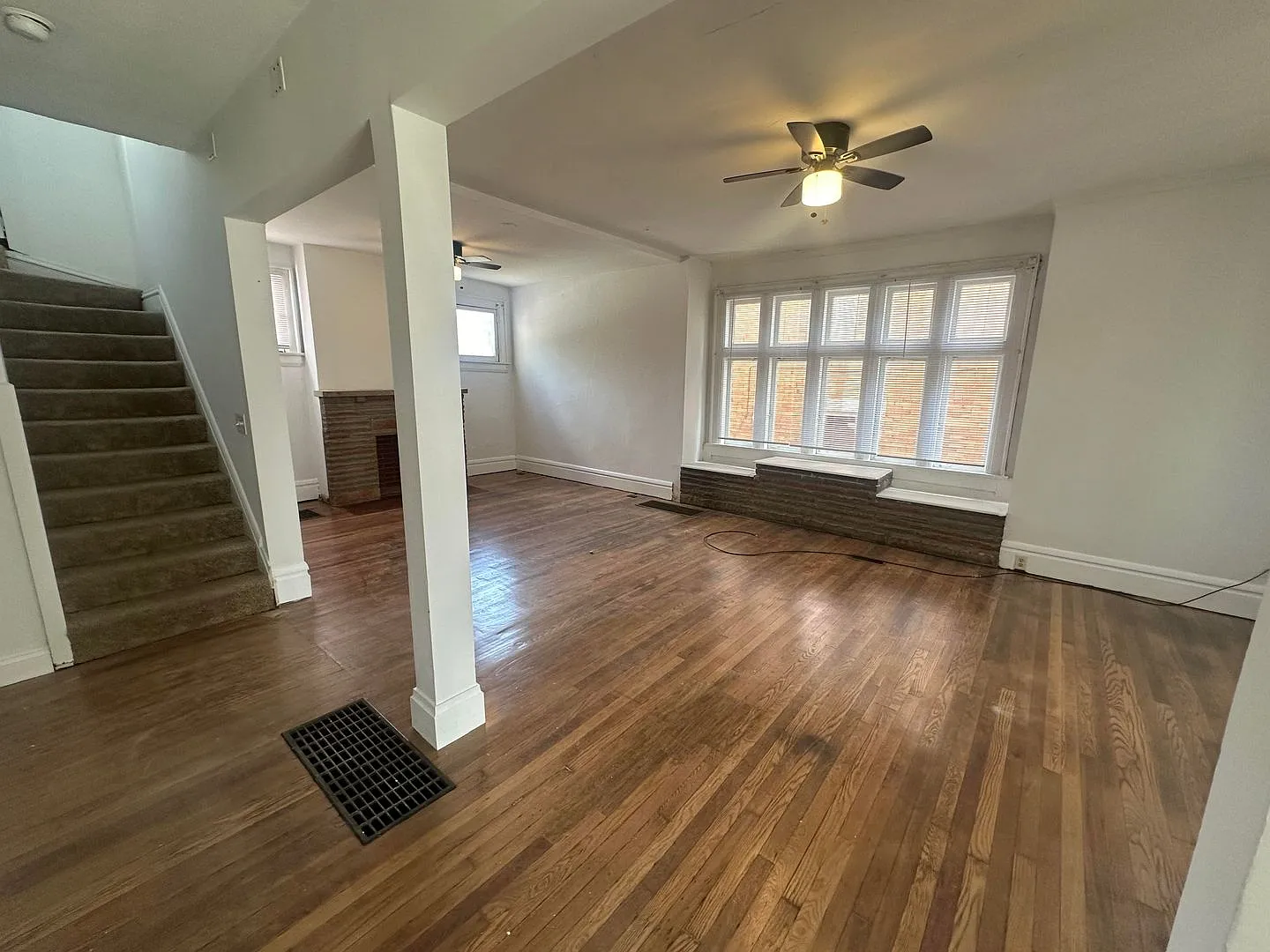 Huge Brick OSU Campus Single Family House! — Photo 4