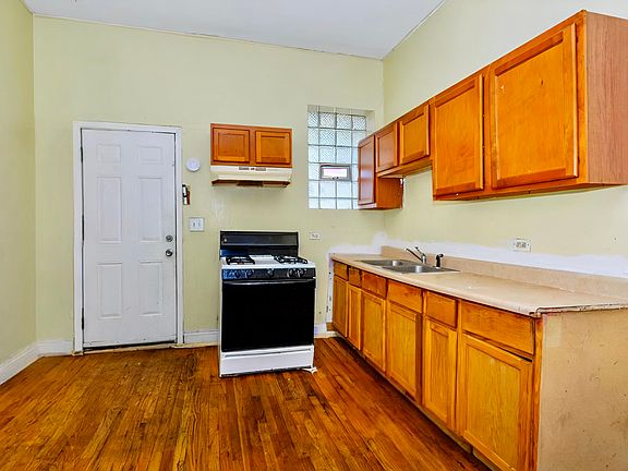 5th image of 211 N Kildare Ave