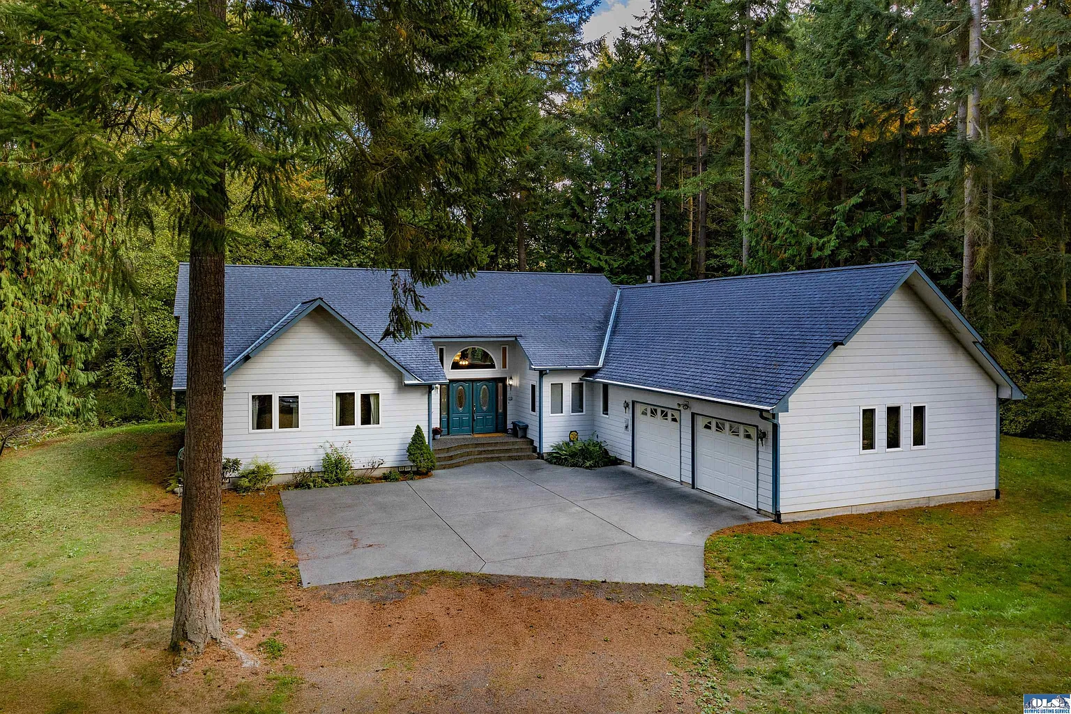 561 Grandview Dr photo 1