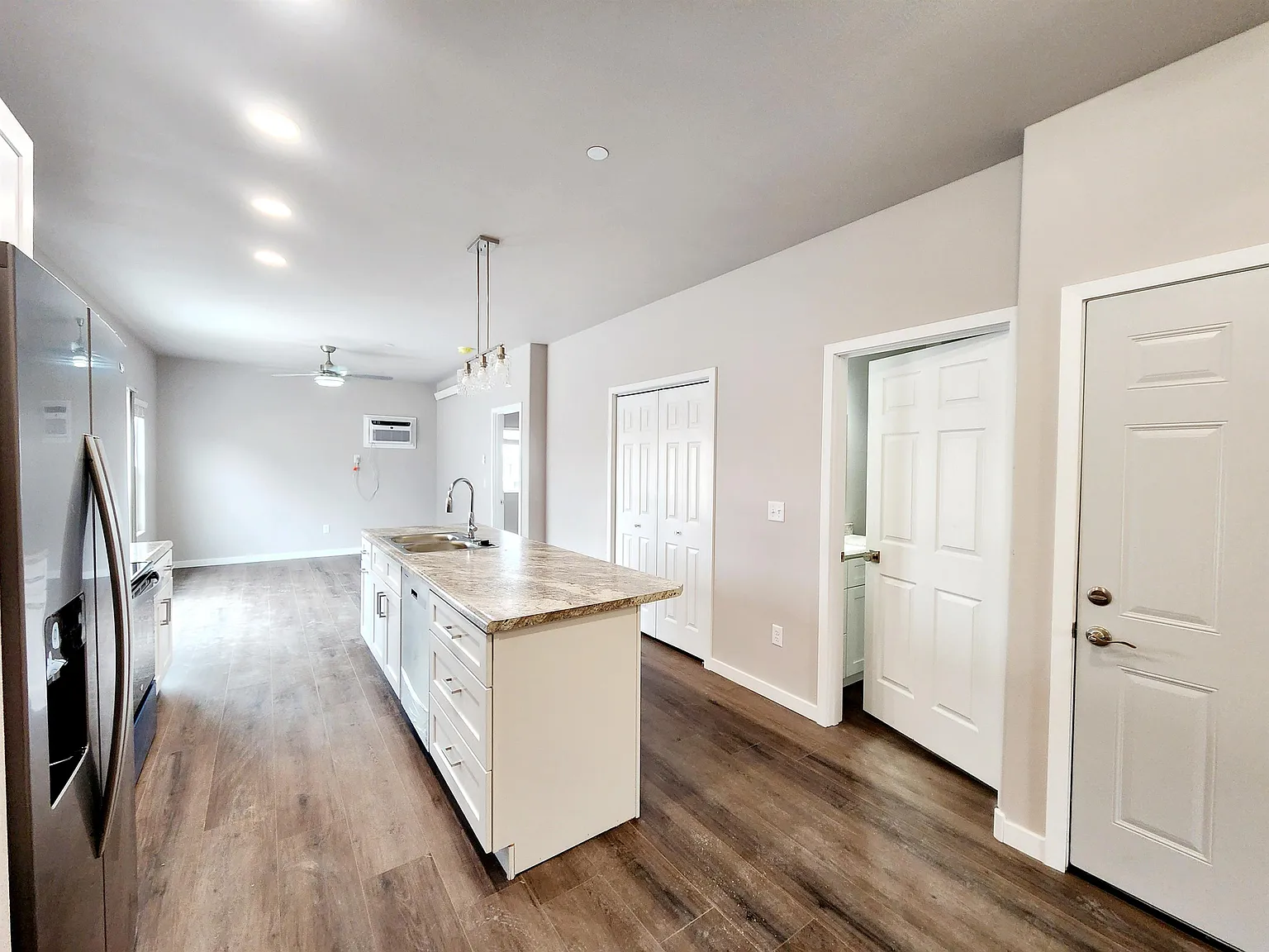 2634 Hennessy Dr — Photo 2
