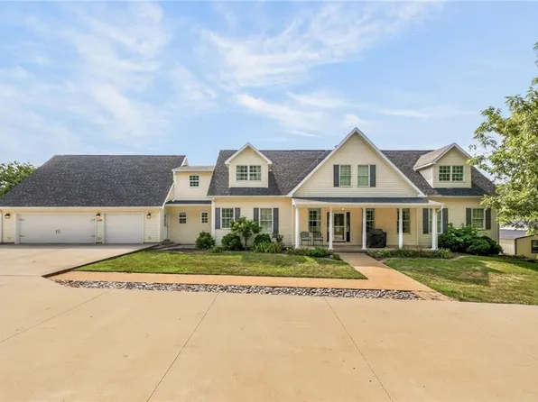 1403 Paxton St, Mound City, MO 64470
