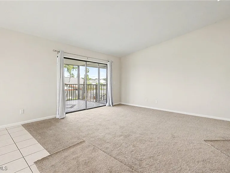 4528 SE 5th Pl #8 — Photo 11
