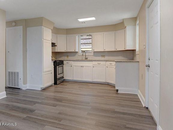 4th image of 706 7th St