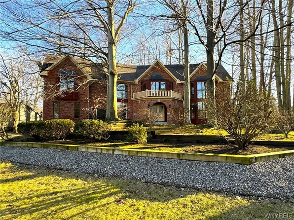 7 Deer Run Ct, Williamsville, NY 14221