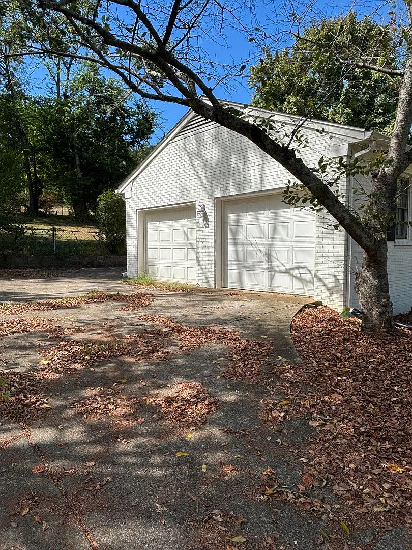 198 Barker Rd. — Photo 2