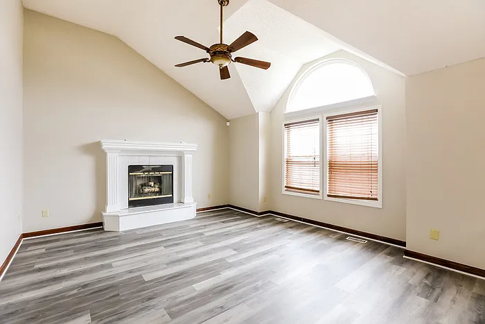 3 bed, 3.0 bath, 1600 sqft, $1,895 — Photo 4